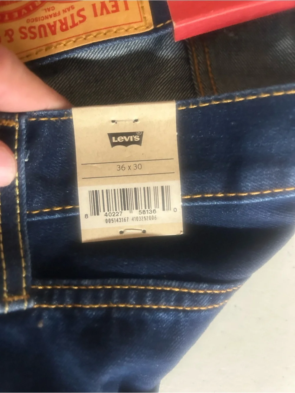 Levi's 514 36x30 Dark Blue Jeans with Gold Stitching